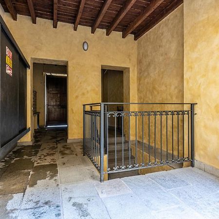 Xenia Apartments - Accogliente Pied-A-Terre Sui Navigli Milan Bagian luar foto