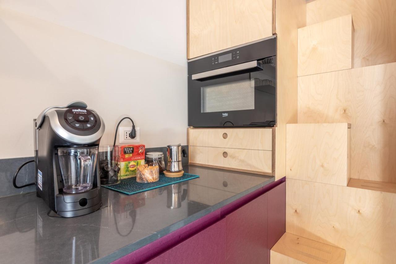Xenia Apartments - Accogliente Pied-A-Terre Sui Navigli Milan Bagian luar foto
