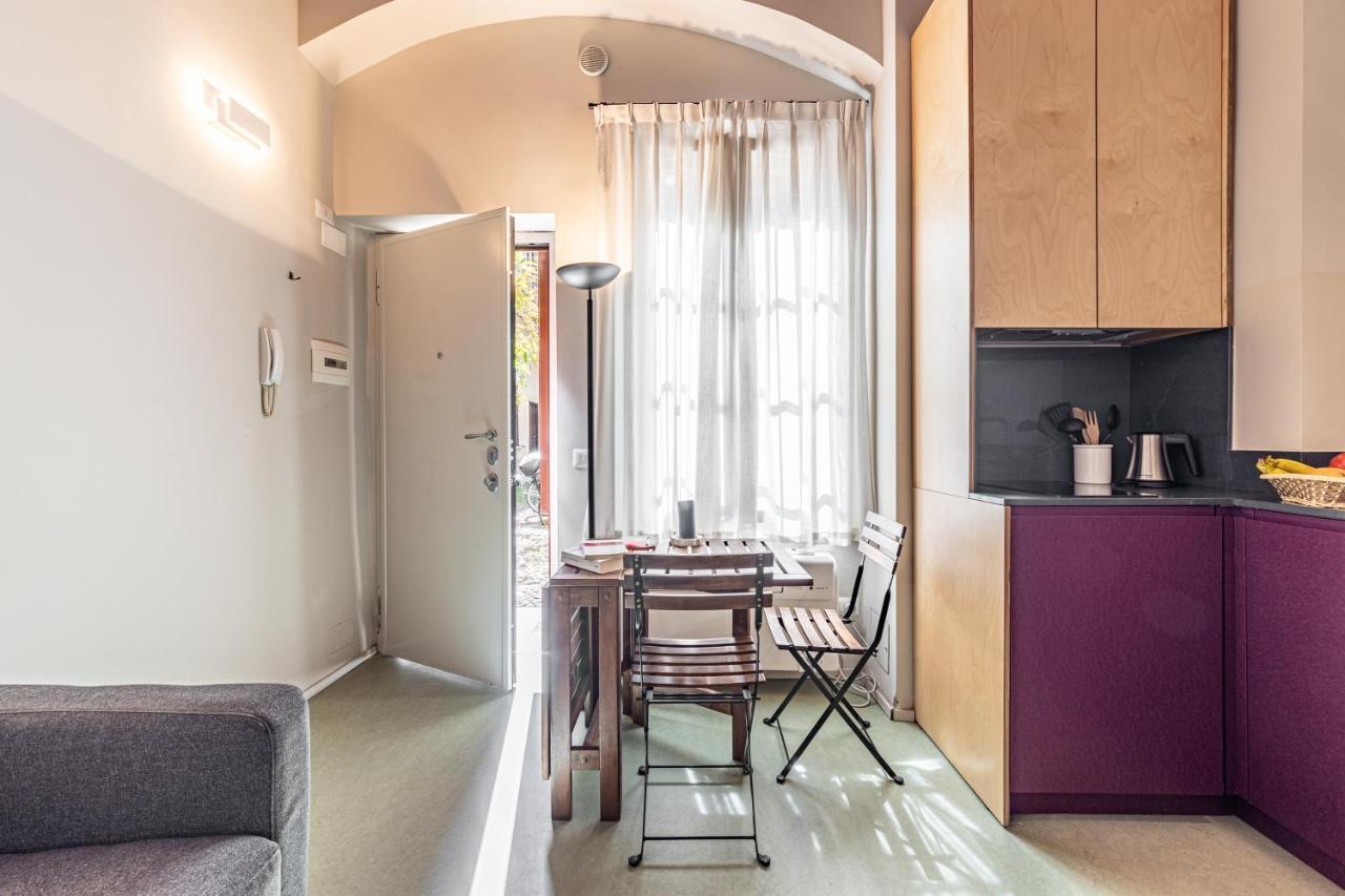 Xenia Apartments - Accogliente Pied-A-Terre Sui Navigli Milan Bagian luar foto