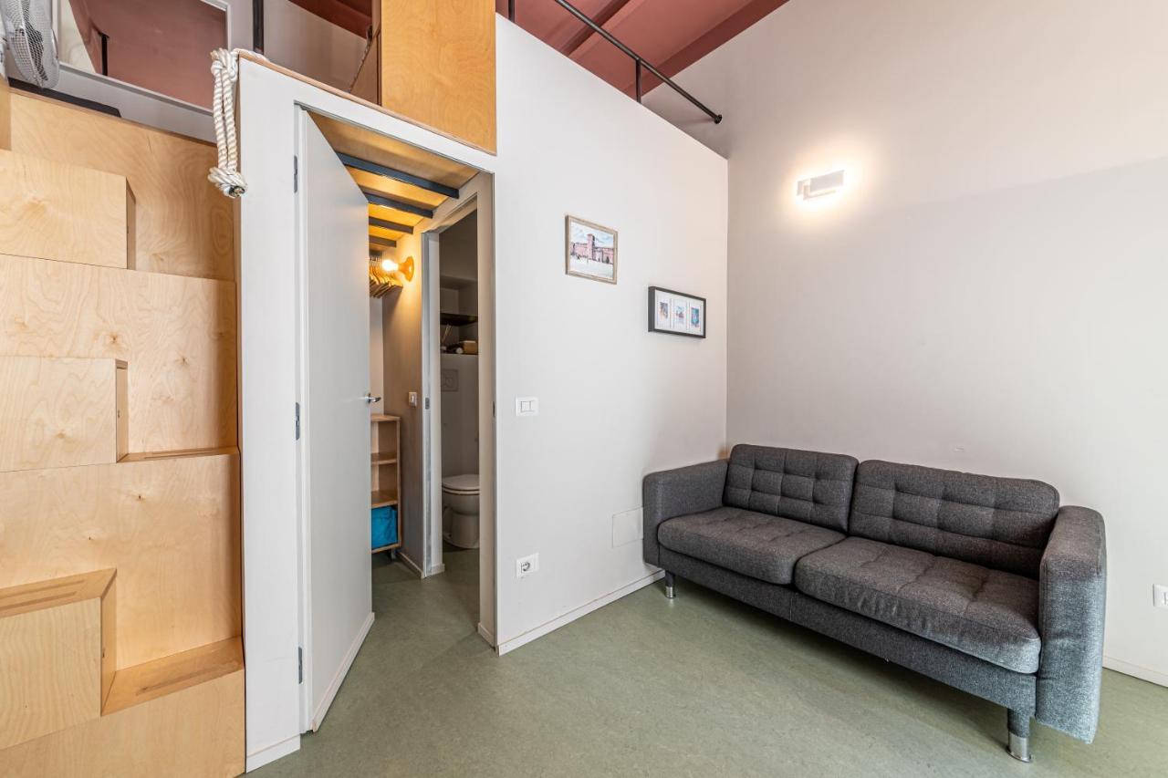 Xenia Apartments - Accogliente Pied-A-Terre Sui Navigli Milan Bagian luar foto