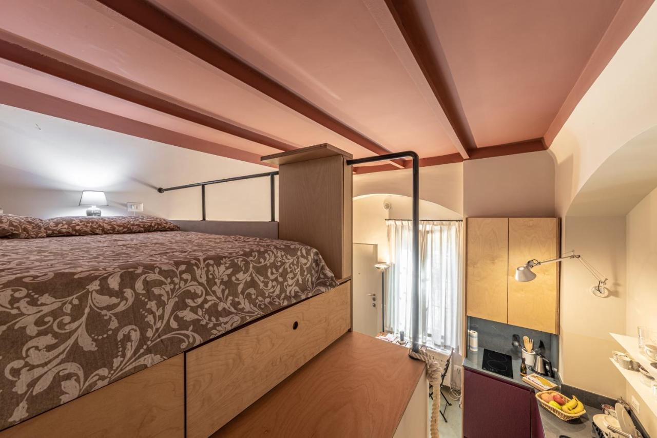 Xenia Apartments - Accogliente Pied-A-Terre Sui Navigli Milan Bagian luar foto