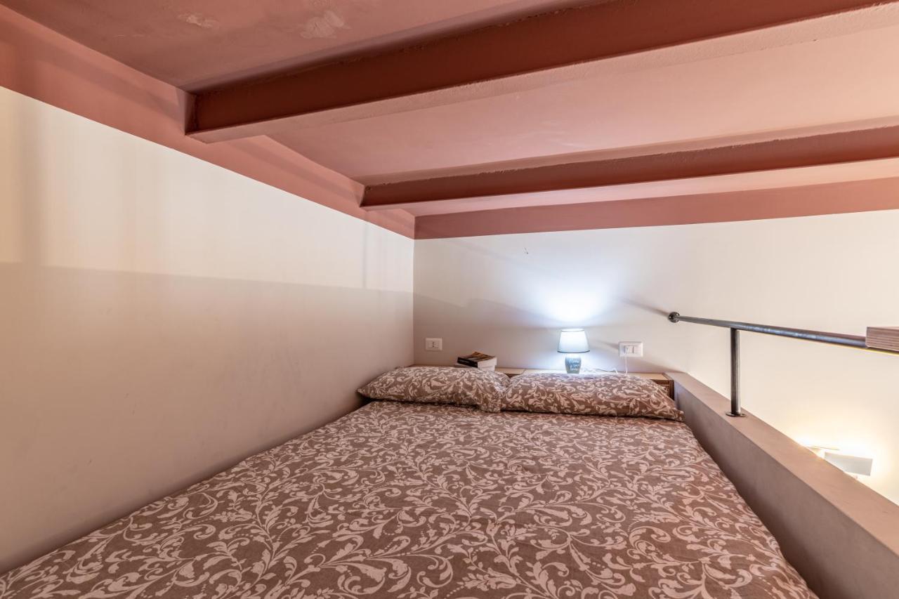 Xenia Apartments - Accogliente Pied-A-Terre Sui Navigli Milan Bagian luar foto