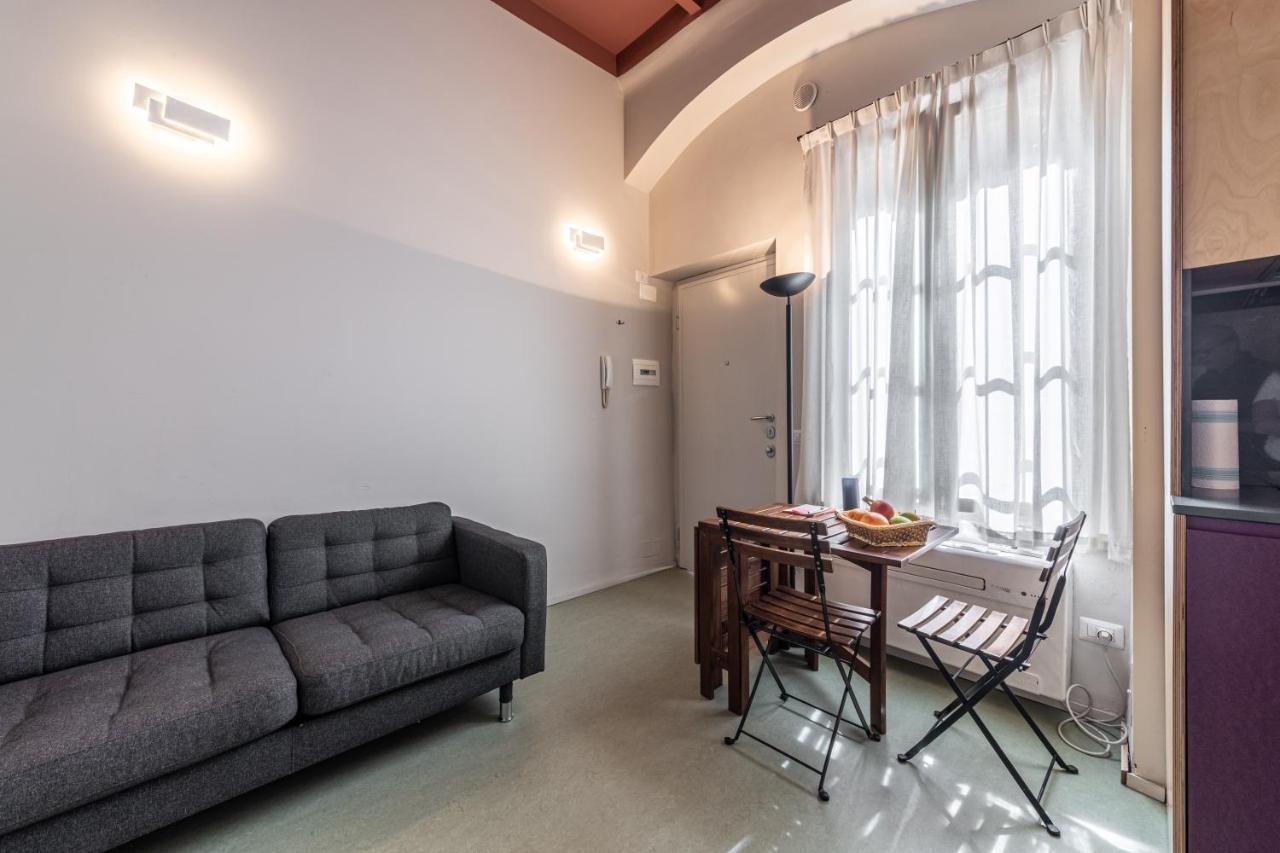 Xenia Apartments - Accogliente Pied-A-Terre Sui Navigli Milan Bagian luar foto